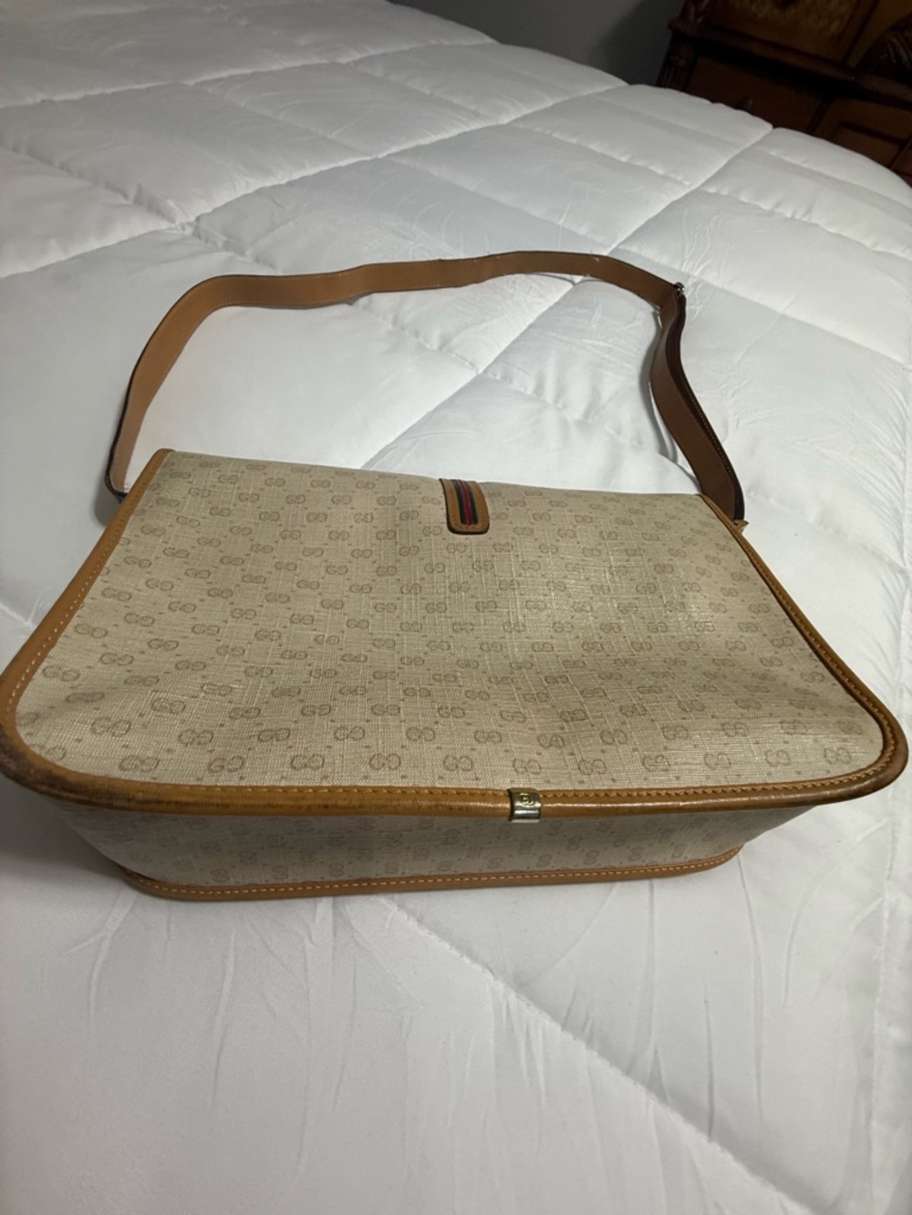 Gucci Beige Canvas Crossbody with Tan Leather and Green-Red Stripe - Picture 5 of 9